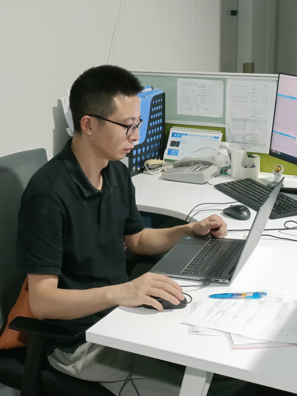 故事二 余工.jpg